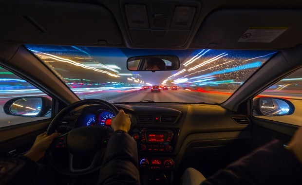 Ponad 300 km/h ulicami miasta. Dwaj mężczyźni skazani