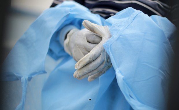 Ponad 4,6 tys. nowych zakażeń koronawirusem, zmarło 144 chorych na Covid-19 [NOWE DANE]