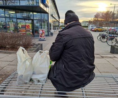 Ponad 400 tysięcy emerytów z groszowymi świadczeniami. Na bułkę muszą odkładać cały rok