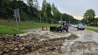 Ponad 600 zastępów strażaków usuwało skutki burz w Śląskiem