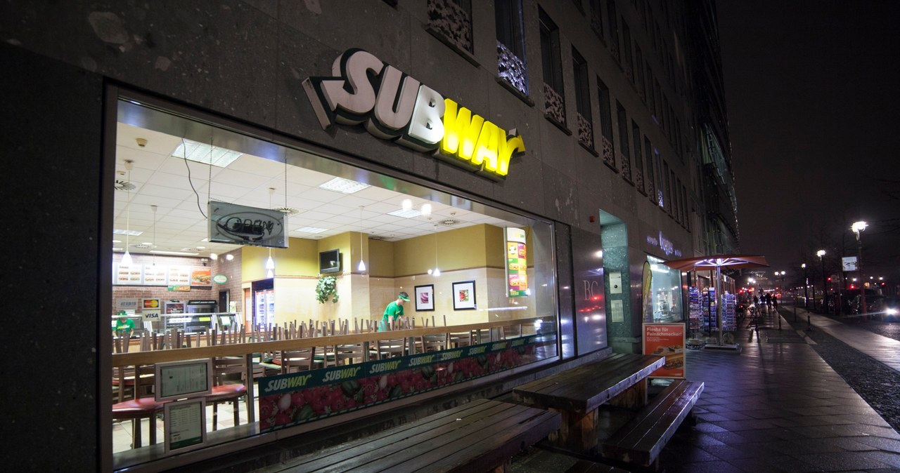 Ponad 7 tys. dolarów napiwku za kanapkę, która kosztowała niespełna 8 dolarów - tyle zapłaciła mieszkanka stanu Georgia w jednym z lokali sieci Subway. Zdj. ilustracyjne /MACIEJ LUCZNIEWSKI NurPhoto NurPhoto via AFP /AFP