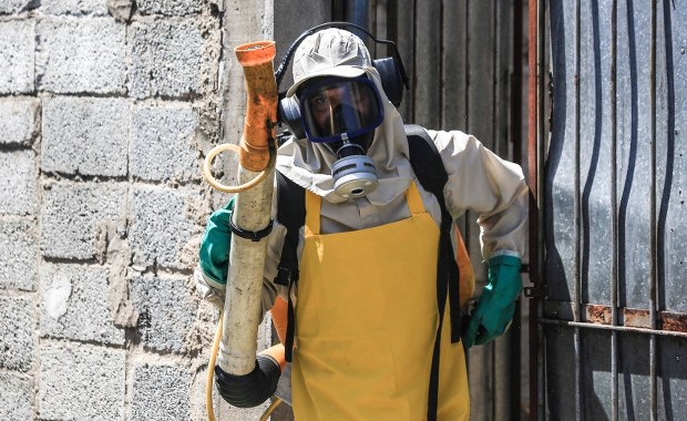 Ponad 7 tys. zakażonych w Chinach. Polski MSZ wydał ostrzeżenie 