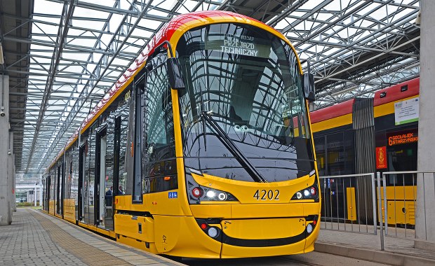 Ponad 70 proc. skrzyżowań w stolicy z zieloną falą dla tramwajów