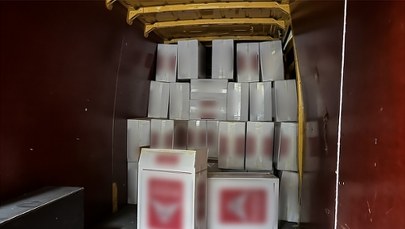 Ponad 9 mln papierosów z przemytu. Służby zatrzymały Polaka i Ormianina
