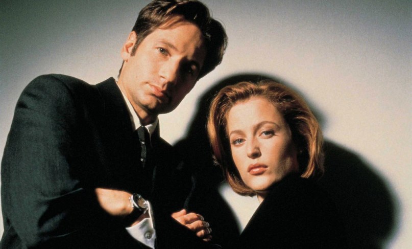 Ponad dekada – tyle czasu minęło, odkąd Gillian Anderson zagrała pierwszą większą rolę – agentki Dany Scully w „Z Archiwum X” – serialu, który okazał się sukcesem i punktem zwrotnym w karierach jej i Davida Duchovny’ego /materiały prasowe