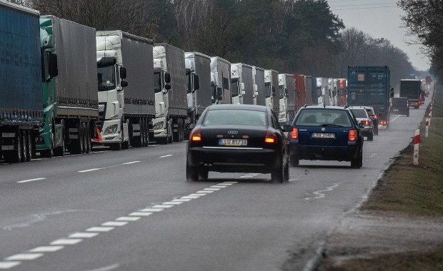 Ponad doba oczekiwania na wyjazd z Polski na przejściu w Koroszczynie