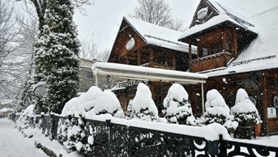 Ponad metr śniegu. W Tatrach zima nie odpuszcza [ZDJĘCIA]