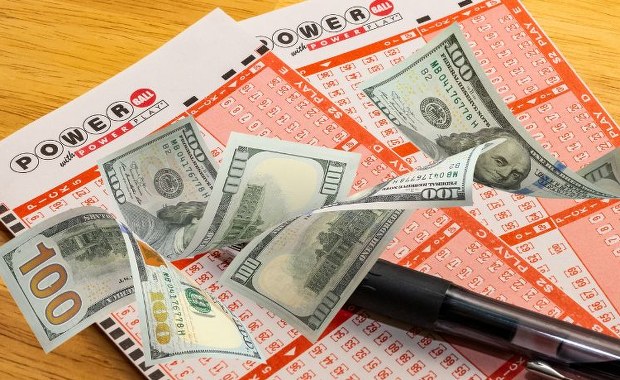 Ponad miliard dolarów. Oszałamiająca wygrana w loterii Powerball
