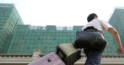 Ponad milion Polaków, którzy wyjechali po 2004 roku, nie wróci już do kraju /AFP