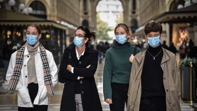 Ponad milion zakażeń w Hiszpanii. Rosja chce stworzyć szczepionkę na grypę i koronawirusa [RAPORT DNIA]