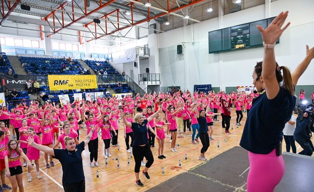 Ponad pięćset dziewczynek na niezwykłej lekcji wf z mistrzyniami sportu