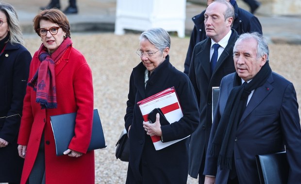 Ponad połowa rządu to milionerzy. Wiadomo, na czym się wzbogacili