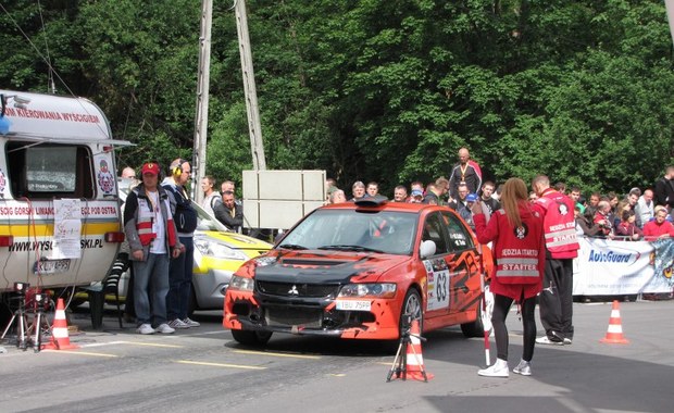 Ponad setka kierowców na starcie wyścigu górskiego w Limanowej