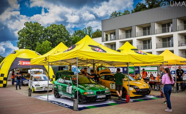 Ponad setka kierowców na starcie wyścigu górskiego w Limanowej