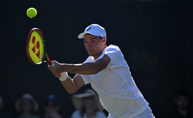 Ponad trzy godziny gry. Pasjonujący bój Polaka na Wimbledonie