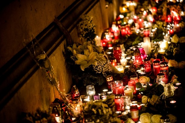 Poniedziałek ogłoszono dniem żałoby narodowej na Węgrzech /JANOS MARJAI  /PAP/EPA