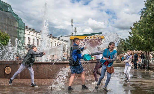 Poniedziałek Wielkanocny 2026. Skąd się wzięła tradycja śmigusa-dyngusa? 