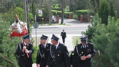 Poniedziałek wielkanocny: Obchód z kogutkiem w Sieradzu-Monicach