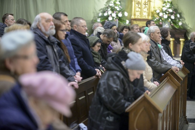 Poniedziałek Wielkanocny: Trzeba iść do kościoła na mszę? Prawda zaskakuje
