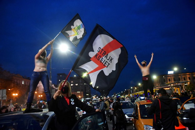 Poniedziałkowe protesty na warszawskich ulicach / 	Radek Pietruszka   /PAP