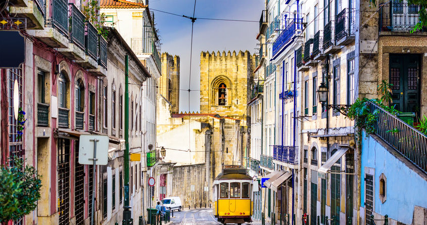 Poniedziałkowy strajk pielęgniarek i pielęgniarzy w Portugalii najbardziej dotknął Lizbonę (na zdj.) i Porto /123RF/PICSEL