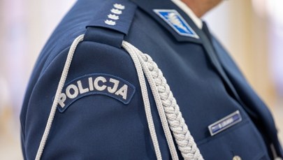 Poniżanie, ukrywanie dokumentów i wiele więcej. Były komendant stanie przed sądem