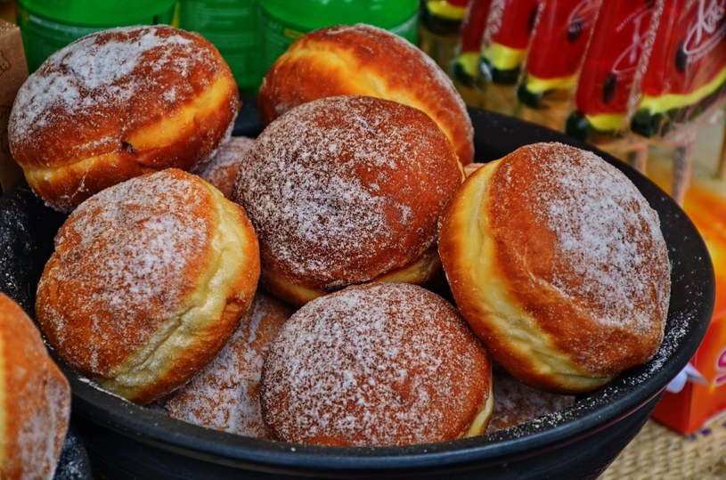 Ponoć im więcej zjedzonych pączków w tłusty czwartek, tym więcej szczęścia /123RF/PICSEL