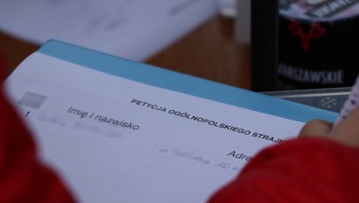 Poparła w pracy "czarny protest". Uniewinniono kolejną nauczycielkę z Zabrza