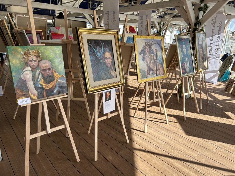 Poplenerowa wystawa w Wiosce Żeglarskiej w Mikołajkach /Piotr Bułakowski /RMF FM