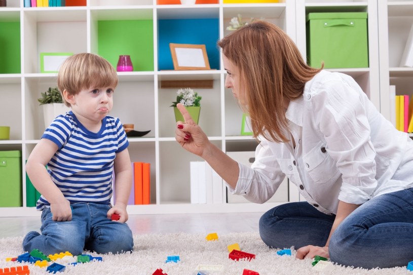 Poprawa w zachowaniu dziecka nie nastąpi od razu /123RF/PICSEL