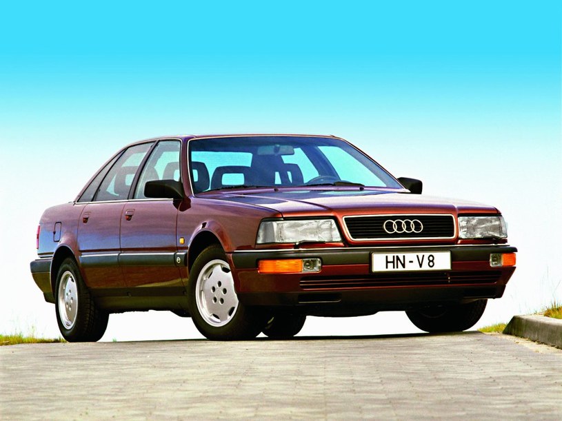 Poprzednik: Audi V8 (1988-1994) /Audi