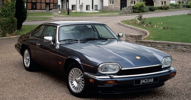 Poprzednikiem Jaguara XK był model XJ-S (później XJS), produkowany w latach 1975-1996. /Jaguar