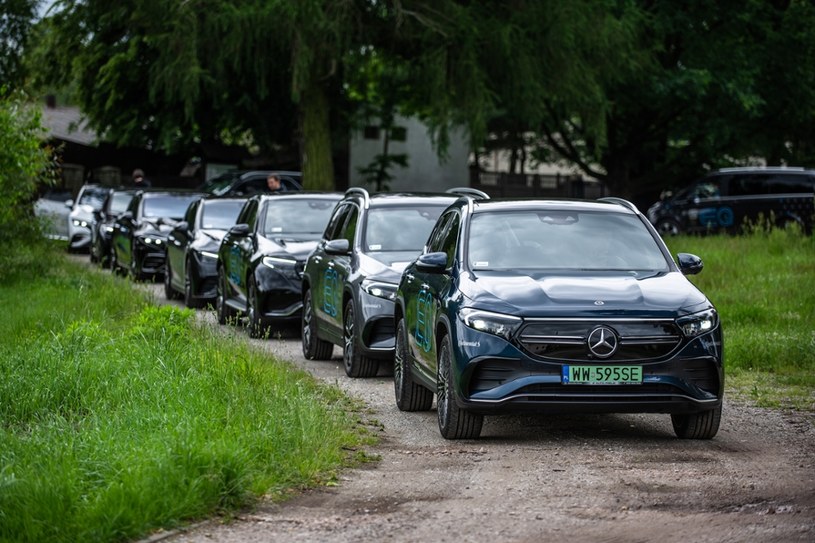 Poprzez szkolenia EQ Tour Mercedes chce pokazać jak wygląda elektromobilność w rzeczywistości. /Mercedes /materiały prasowe