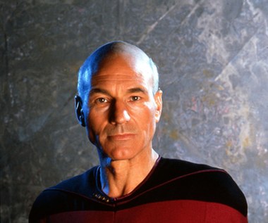 Popularność przyniosła mu rola w serialu "Star Trek: Następne pokolenie" (1987-1994). Stewart przez siedem sezonów wcielał się w kapitana Jean-Luca Picarda, by później zagrać jeszcze w czterech pełnometrażowych filmach (zrealizowanych w latach 1994 - 2002), których akcja rozgrywa się w tym samym uniwersum.  

"Przygoda ze 'Star Trekiem' była czymś fantastycznym, a Jean-Luc Picard zmienił moje życie, niemniej jednak całe to doświadczenie miało swoje minusy. Jednym z nich był fakt, że w takiej sytuacji aktor zaczyna być bardzo mocno utożsamiany z danym cyklem i danym bohaterem - do tego stopnia, że ludzie nie chcą już zobaczyć w nim nikogo innego" - aktor przyznawał "New York Timesowi".