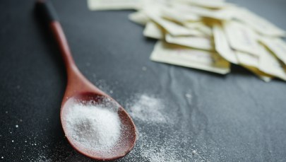 ​Popularny słodzik może zwiększać ryzyko udaru i chorób serca