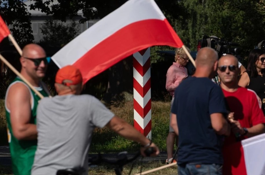 Porajów, 03.07.2025. Pikieta pod egidą Ruchu Obrony Granic przy polsko-niemieckim moście granicznym nad Nysą Łużycką /Krzysztof Ćwik /PAP