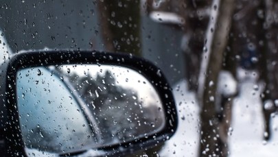 Poranne wypadki w Śląskiem. Trudne warunki na drogach