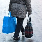 Porażający raport Biedronki. Co czwarty emeryt rezygnuje z jedzenia
