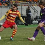 Porażka "Jagi" w Lidze Konferencji. Bramkarz kilka razy wyjmował piłkę z siatki