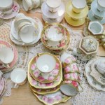 Porcelana z dawnych lat. Dlaczego stare filiżanki znów są obiektem pożądania i gdzie znaleźć najpiękniejsze?