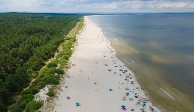 Porównują go do Majorki, choć leży nad Bałtykiem. Złote plaże zachwycają
