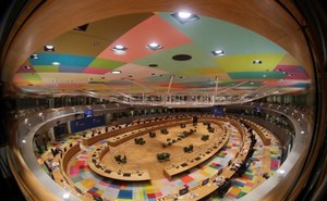 Porozumienie na szczycie UE. Iskrzy w obozie Zjednoczonej Prawicy