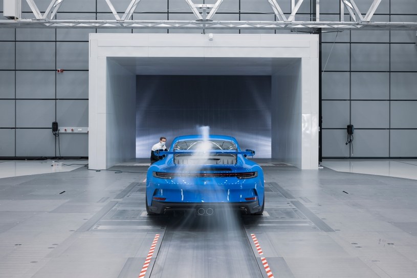 Porsche 911 GT3 w tunelu aerodynamicznym /Informacja prasowa