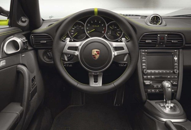 Porsche 911 turbo S "Edition 918 Spyder" /Informacja prasowa