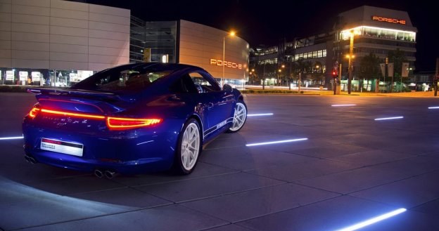 Porsche 911 zbudowane z okazji pozyskania 5-milionowego fana na Facebooku /Porsche