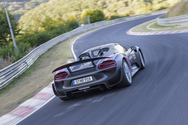 Porsche 918 na trasie /Informacja prasowa