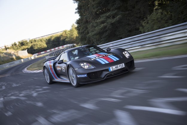 Porsche 918 na trasie /Informacja prasowa
