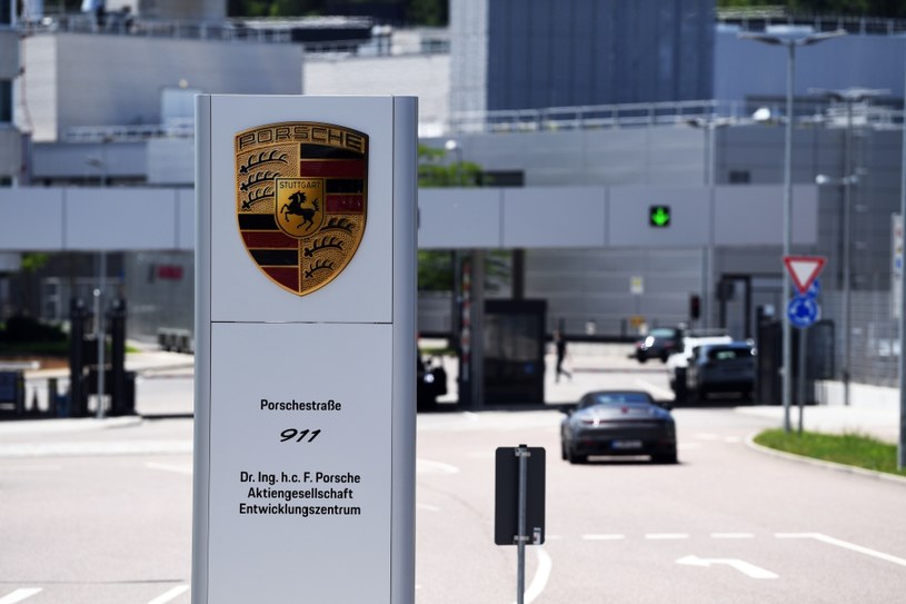 Porsche intensywnie rozwija samochody elektryczne /Getty Images
