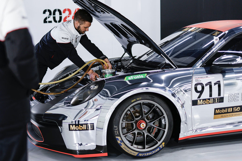 Porsche od kilku lat inwestuje w paliwa syntetyczne /materiały prasowe