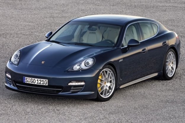 Porsche ogłosiło akcję nawrotową modelu panamera /Informacja prasowa